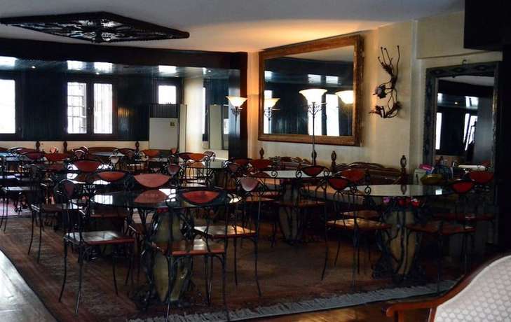 Imagen del bar/restaurante del Hotel Ebru. Foto 10