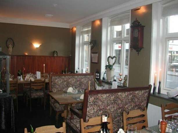 Imagen del bar/restaurante del Hotel Ebsens. Foto 7