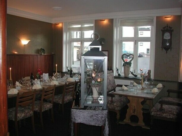 Imagen del bar/restaurante del Hotel Ebsens. Foto 8