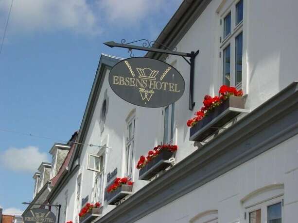 Imagen general del Hotel Ebsens. Foto 1