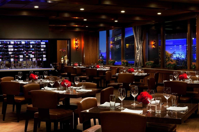 Imagen del bar/restaurante del Hotel E-central Downtown Los Angeles. Foto 2