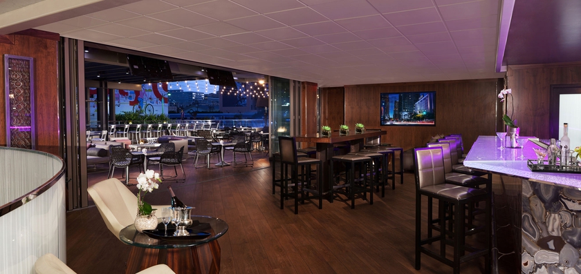 Imagen del bar/restaurante del Hotel E-central Downtown Los Angeles. Foto 3