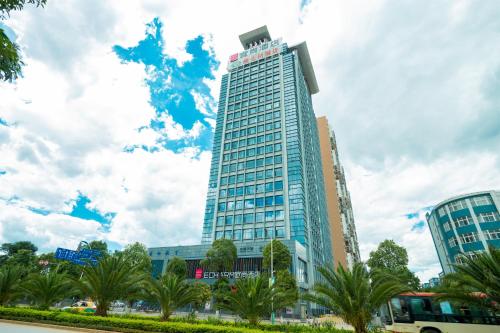 Imagen general del Hotel Echarm Qujing High-speed Railway Station Five Pavilions and One Center Branch. Foto 1