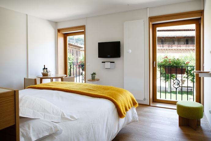 Imagen de la habitación del Hotel Echaurren Relais & Châteaux. Foto 8