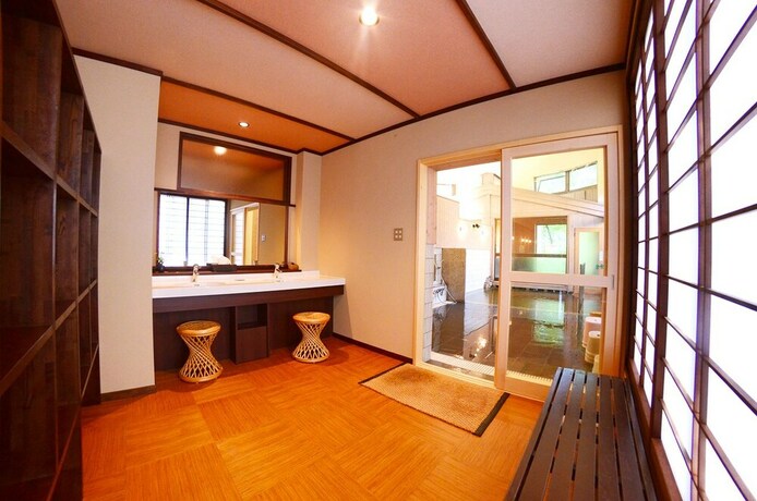 Imagen de los interiores del Hotel Echigo Tanaka Onsen Shinanosou. Foto 32