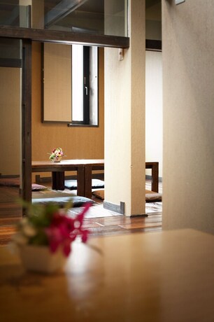 Imagen del bar/restaurante del Hotel Echigo Yuzawa Hatago Isen. Foto 19