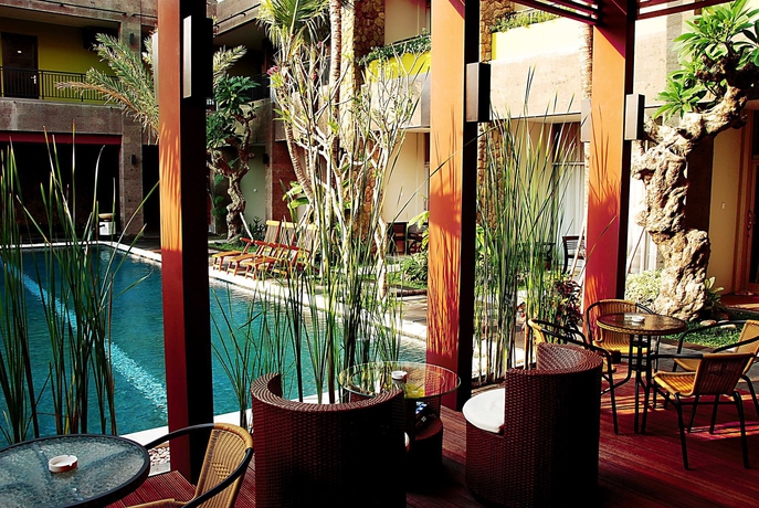 Imagen de la piscina del Hotel Eclipse, Kota Yogyakarta. Foto 11