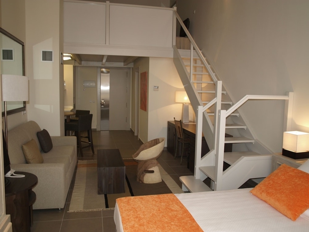 Imagen de la habitación del Hotel Eco Alcala Suites. Foto 13