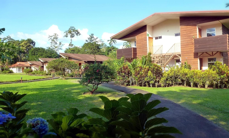 Imagen de los exteriores del Hotel Eco Arenal. Foto 13