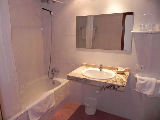 Imagen de la habitación del Hotel Eco Avenida. Foto 4