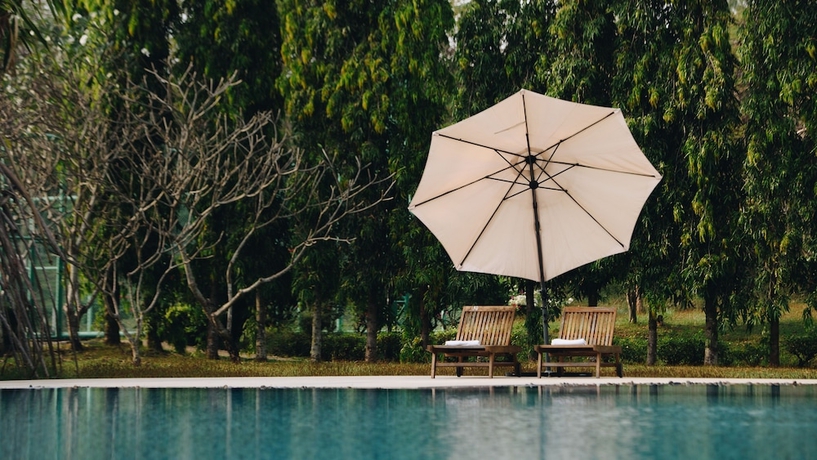 Imagen de la piscina del Hotel Eco By Thammasat. Foto 19