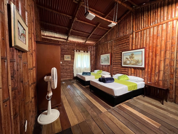 Imagen de la habitación del Hotel Eco Caba&ntilde;as Green Eden. Foto 4