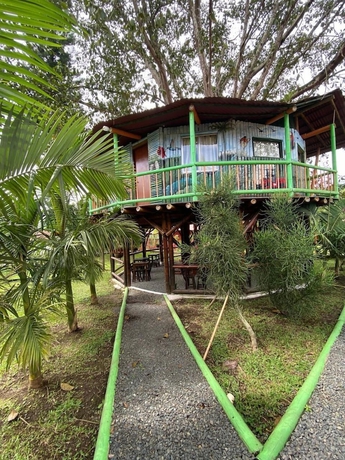 Imagen de la habitación del Hotel Eco Caba&ntilde;as Green Eden. Foto 13