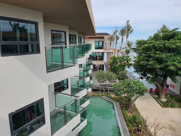 Imagen de la habitación del Hotel Eco Cozy Beachfront Resort Chaam. Foto 19
