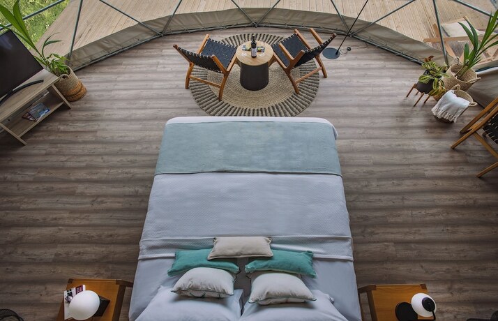 Imagen general del Hotel Eco Dome Crete. Foto 12
