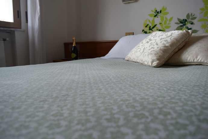 Imagen de la habitación del Hotel Eco Edy. Foto 10