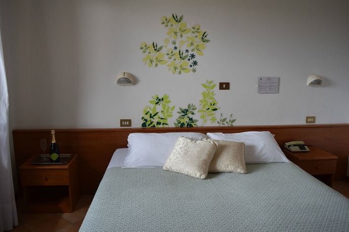 Imagen de la habitación del Hotel Eco Edy. Foto 12
