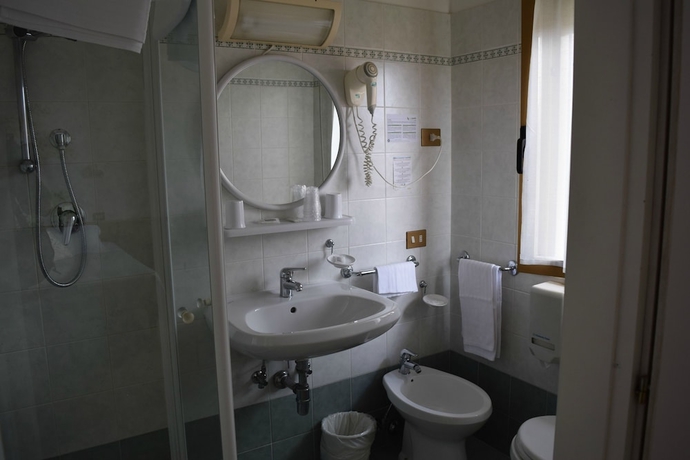 Imagen de la habitación del Hotel Eco Edy. Foto 13