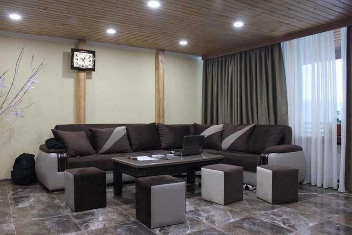 Imagen de los interiores del Hotel Eco House In Bakuriani. Foto 19