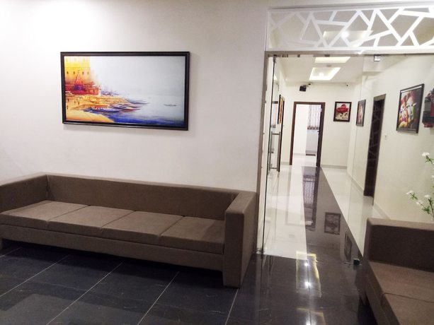 Imagen de los interiores del Hotel Eco Inn, Jamnagar. Foto 15