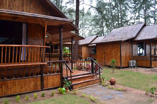 Imagen de la habitación del Hotel Eco Lanta Hideaway Beach Resort. Foto 9