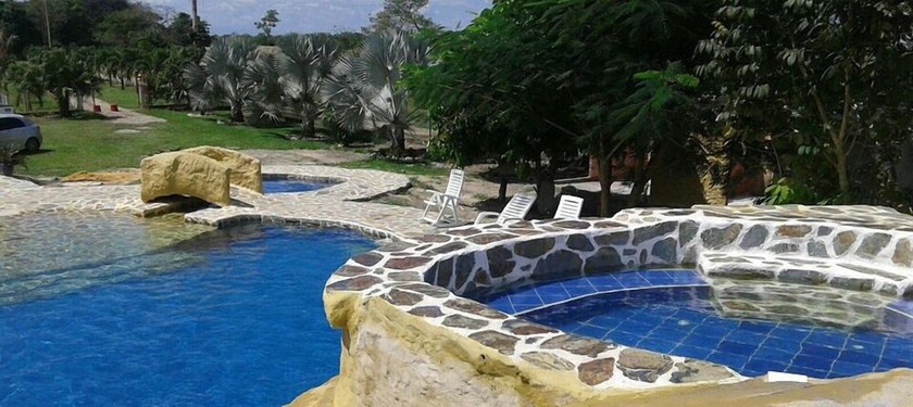 Imagen de la piscina del Hotel Eco Montes Del Llano. Foto 17