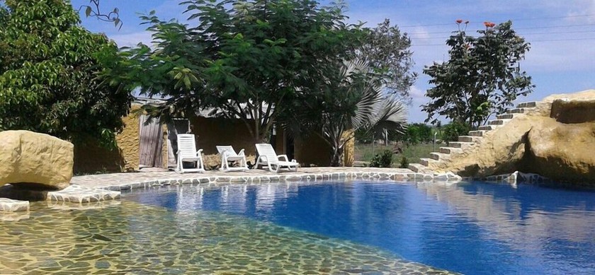 Imagen de la piscina del Hotel Eco Montes Del Llano. Foto 18