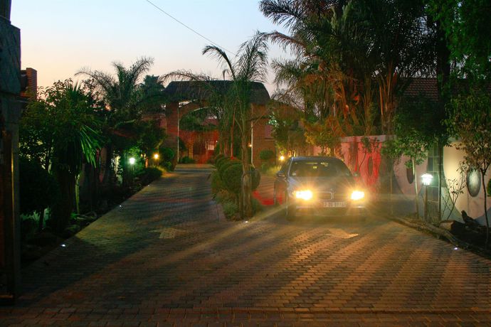 Imagen de los exteriores del Hotel Eco Park Lodge. Foto 8