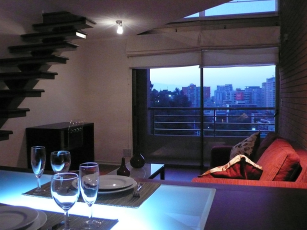 Imagen de la habitación del Hotel Eco Plaza Santiago. Foto 4