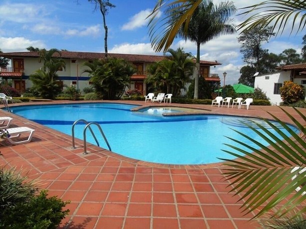 Imagen de la piscina del Hotel Eco Santa Barbara. Foto 14