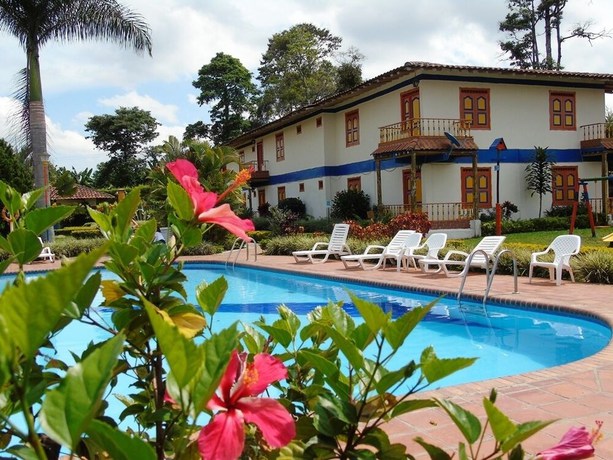Imagen de la piscina del Hotel Eco Santa Barbara. Foto 20