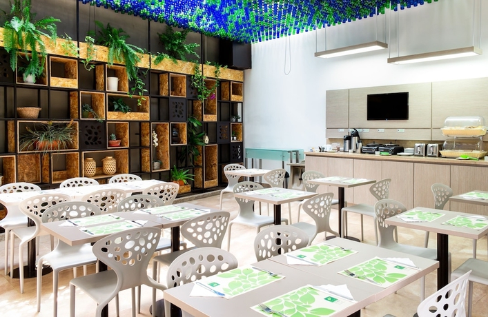 Imagen del bar/restaurante del Hotel Eco Star. Foto 3