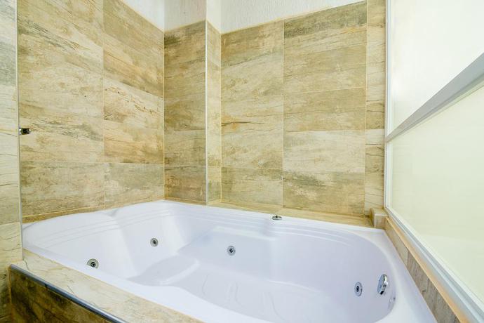 Imagen de la habitación del Hotel Eco Suite Cali. Foto 7