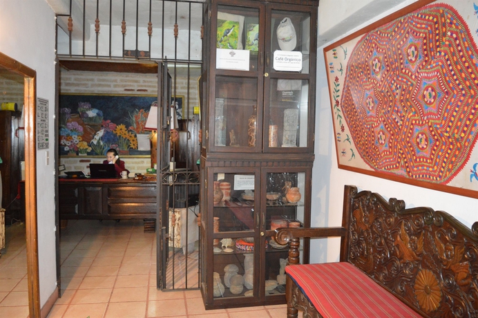 Imagen de los interiores del Hotel Eco Suites Uxlabil Guatemala City. Foto 11