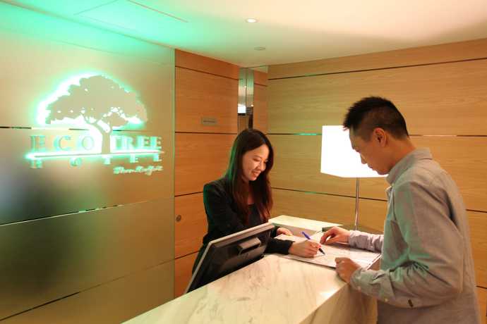 Imagen de los interiores del Hotel Eco Tree, Hong Kong. Foto 19