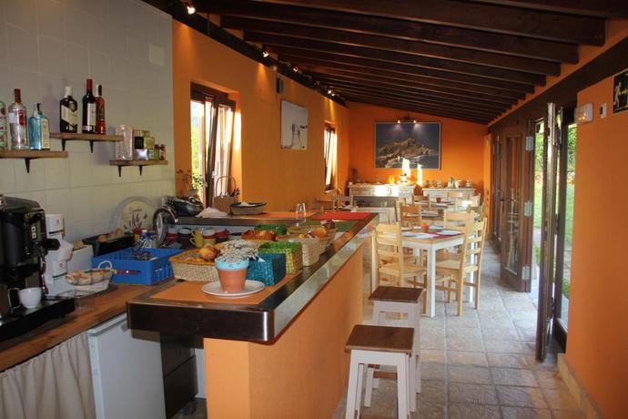 Imagen de los interiores del Hotel EcoHotel Rural Angiz. Foto 7