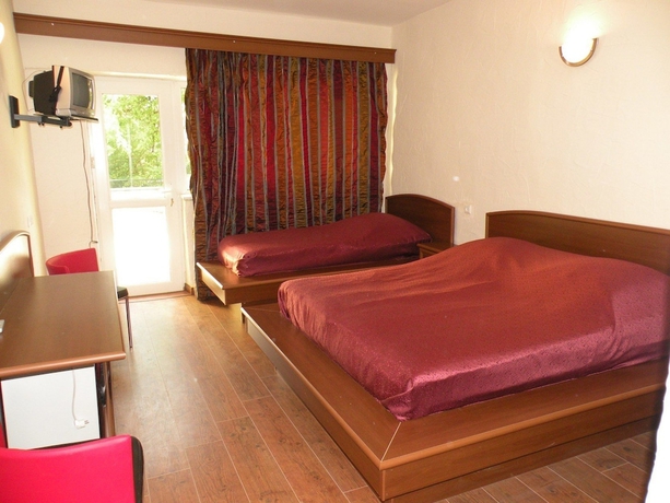 Imagen de la habitación del Hotel EcoRest Likani Palace. Foto 11