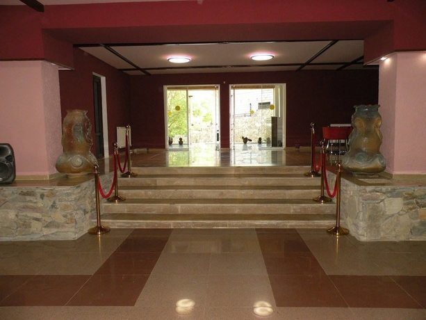 Imagen de los interiores del Hotel EcoRest Likani Palace. Foto 14