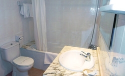 Imagen de la habitación del Hotel Ecoavenida. Foto 6