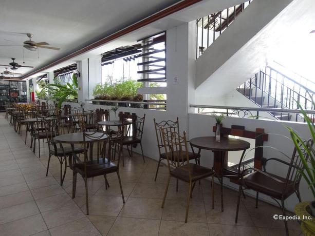 Imagen del bar/restaurante del Hotel Ecoland Suites. Foto 3