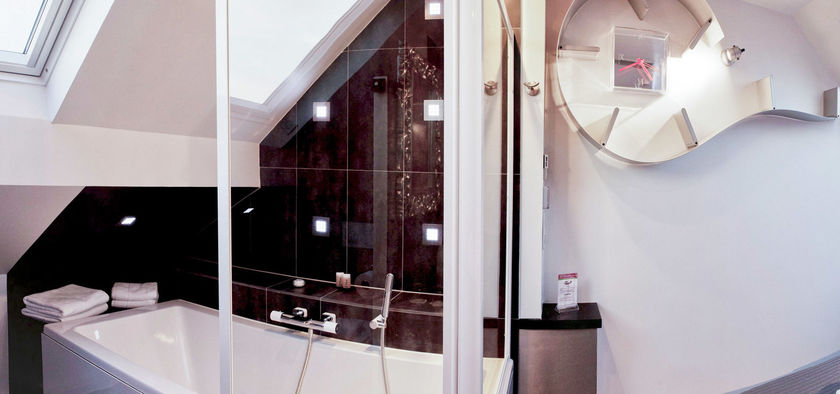 Imagen de la habitación del Hotel Ecole Centrale. Foto 8