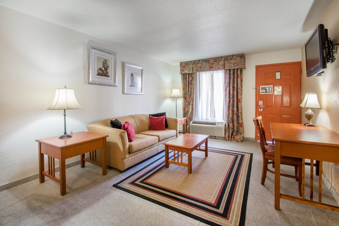 Imagen de los interiores del Hotel Econo Lodge Airport At Rj Stadium. Foto 11