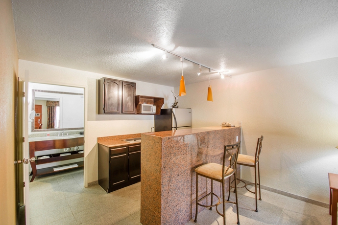 Imagen de la habitación del Hotel Econo Lodge Airport At Rj Stadium. Foto 7