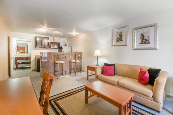 Imagen de los interiores del Hotel Econo Lodge Airport At Rj Stadium. Foto 12