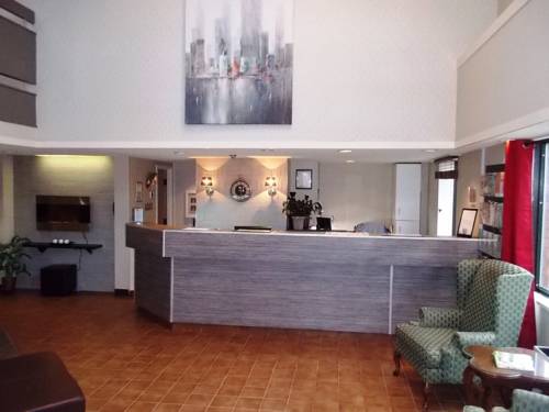 Imagen de los interiores del Hotel Econo Lodge Airport. Foto 12