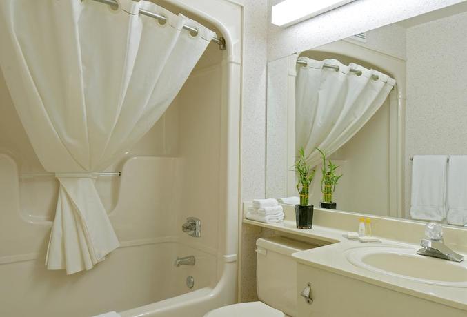 Imagen de la habitación del Hotel Econo Lodge Airport. Foto 6