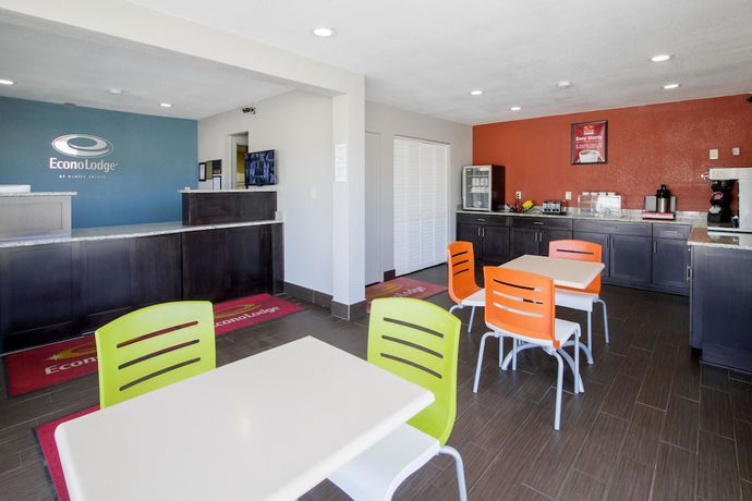 Imagen del bar/restaurante del Hotel Econo Lodge Airport, Norfolk. Foto 7