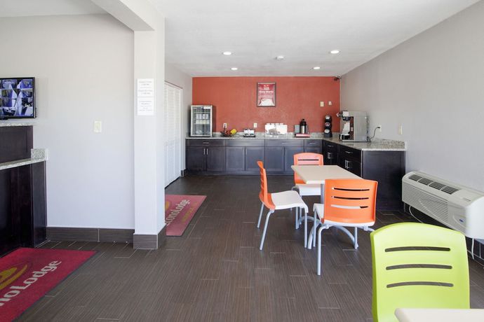 Imagen del bar/restaurante del Hotel Econo Lodge Airport, Norfolk. Foto 8