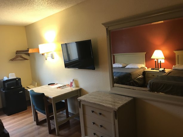 Imagen de la habitación del Hotel Econo Lodge Akron Copley Northwest. Foto 12