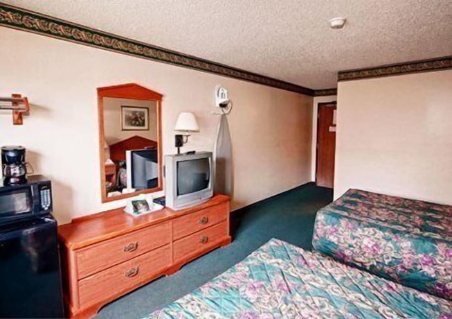 Imagen de la habitación del Hotel Econo Lodge Akron Copley Northwest. Foto 14